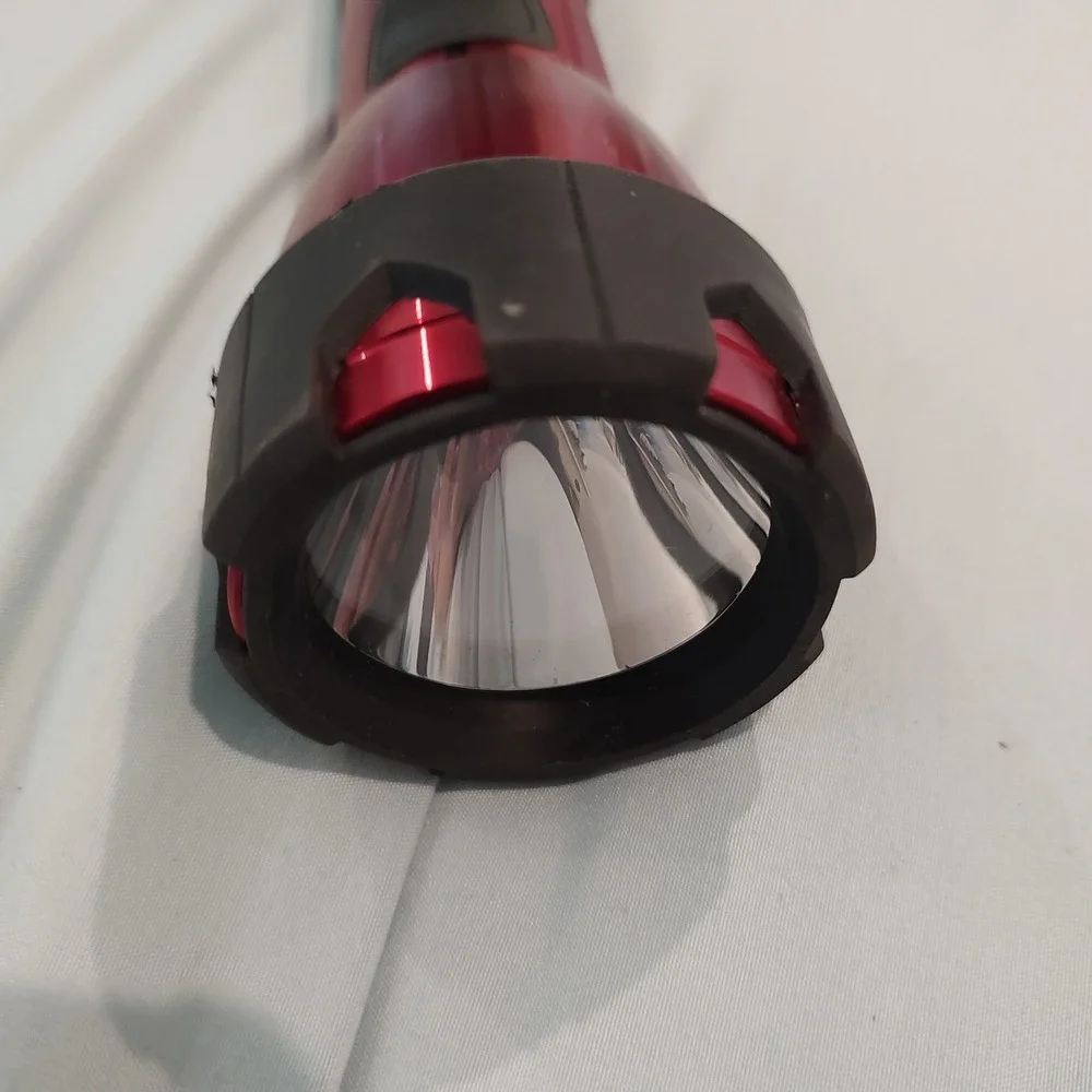 Snap-on Tools 2 D Cell Flashlight red anodized aluminum and rubber grips 13